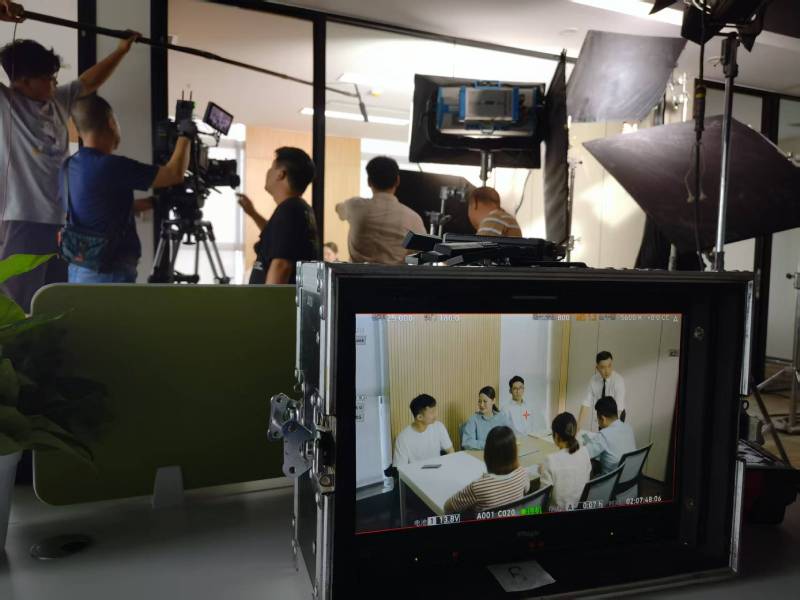香洲区TVC拍摄公司：科技产品视觉化大师，诠释未来感与功能美学